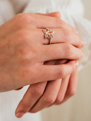 Ring Simplicity Little Lotus